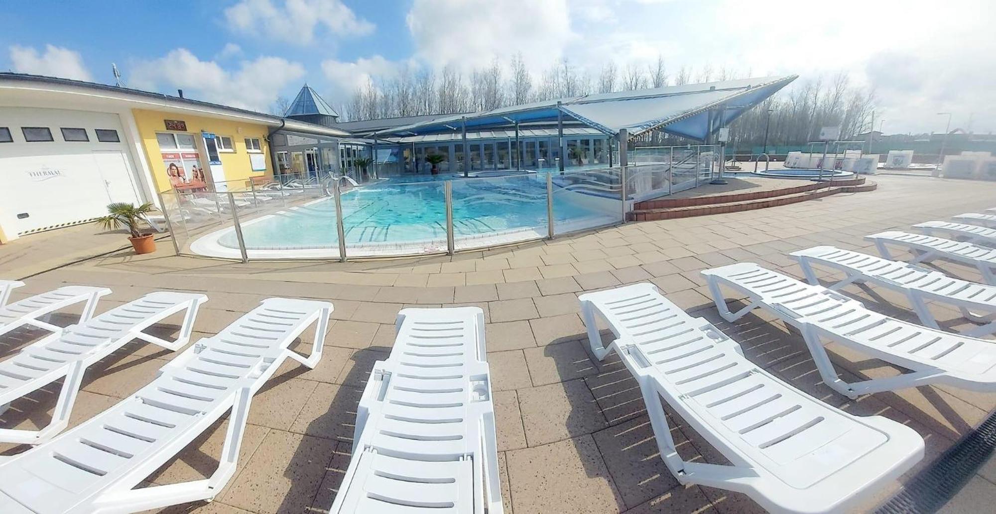 Apartman Losonci Nesvady- Pre 2 Osoby Studio Екстериор снимка