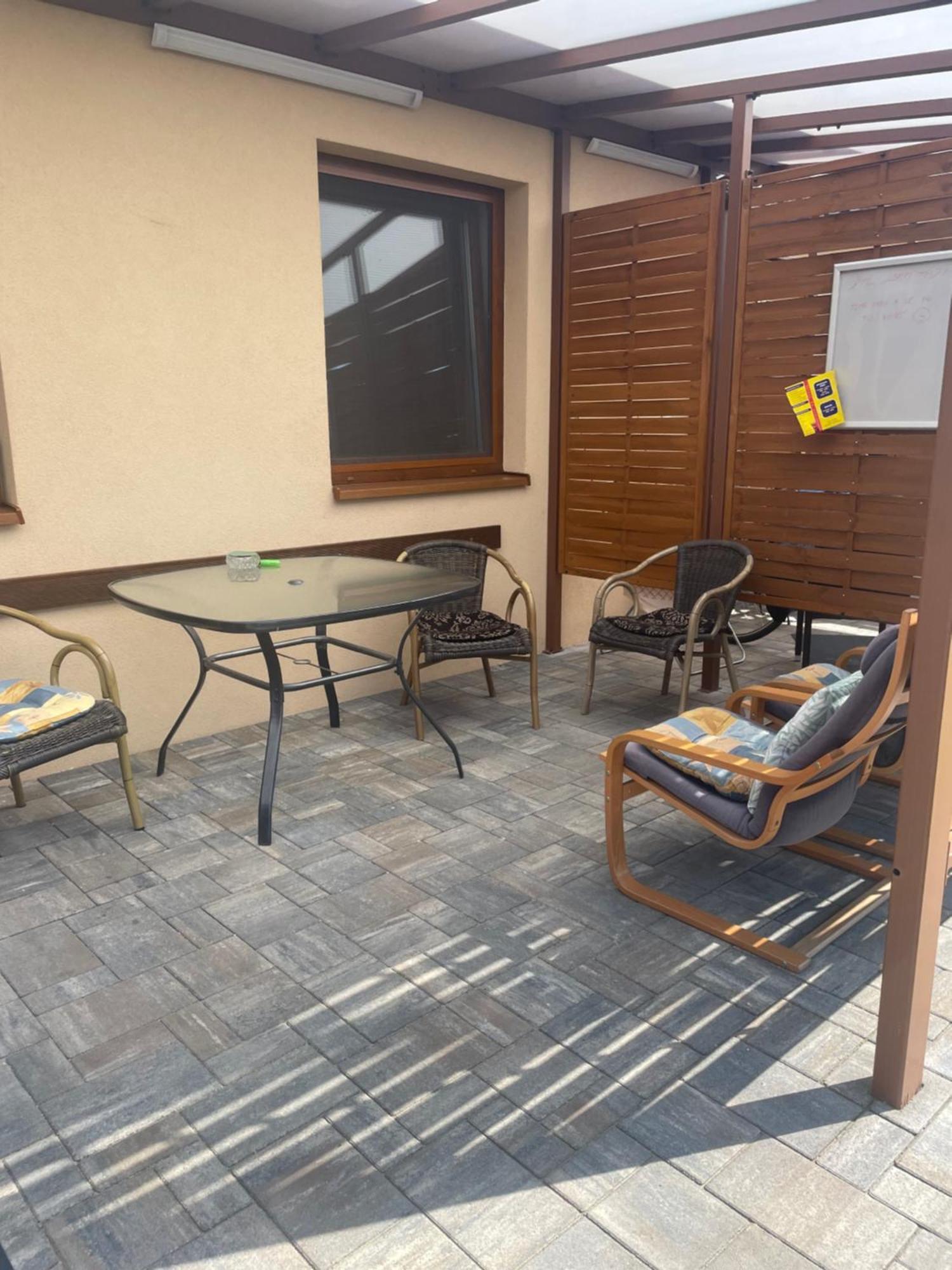 Apartman Losonci Nesvady- Pre 2 Osoby Studio Екстериор снимка